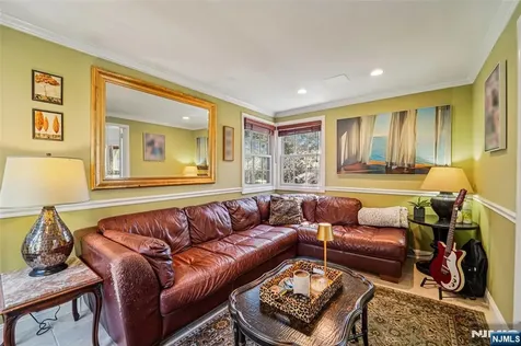 10 Crescent Place Allendale NJ 07401