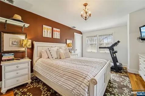 10 Crescent Place Allendale NJ 07401