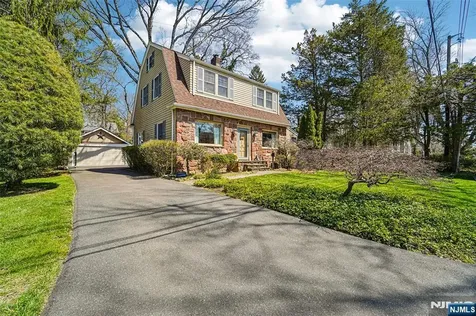 10 Crescent Place Allendale NJ 07401