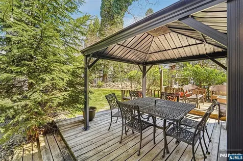 10 Crescent Place Allendale NJ 07401