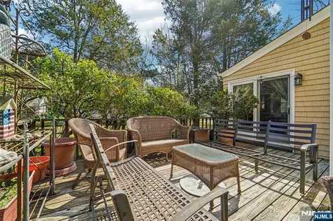 10 Crescent Place Allendale NJ 07401