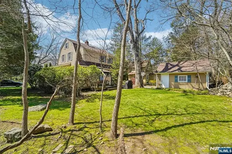 10 Crescent Place Allendale NJ 07401