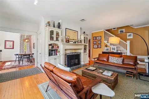 10 Crescent Place Allendale NJ 07401