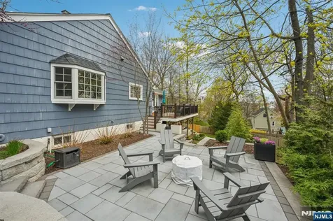 589 Highland Little Falls NJ 07043