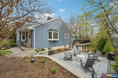 589 Highland Little Falls NJ 07043