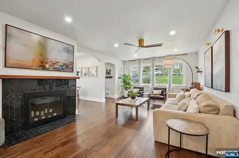 589 Highland Little Falls NJ 07043