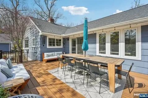 589 Highland Little Falls NJ 07043