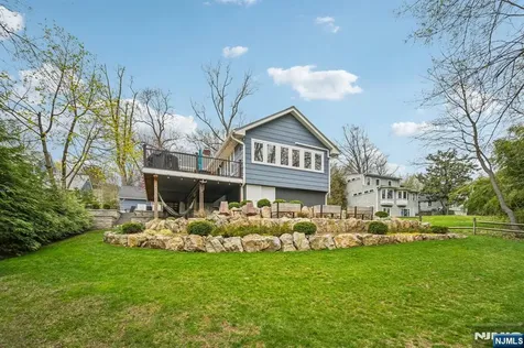 589 Highland Little Falls NJ 07043