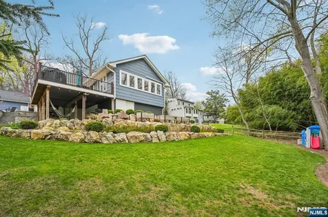 589 Highland Little Falls NJ 07043