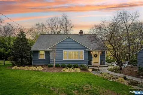589 Highland Little Falls NJ 07043