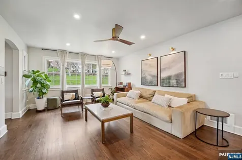 589 Highland Little Falls NJ 07043