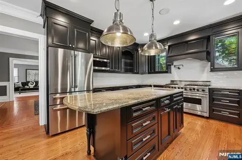 72 4th Street Park Ridge NJ 07656