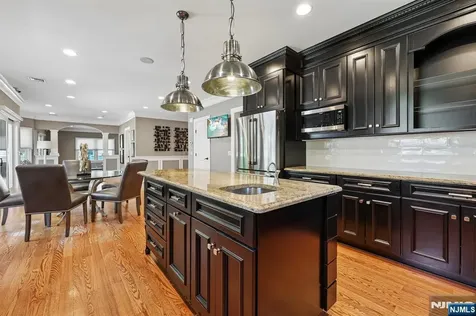 72 4th Street Park Ridge NJ 07656