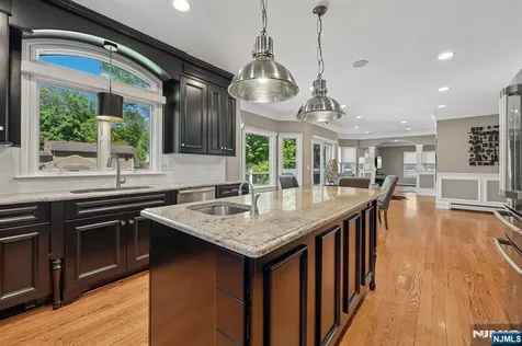 72 4th Street Park Ridge NJ 07656