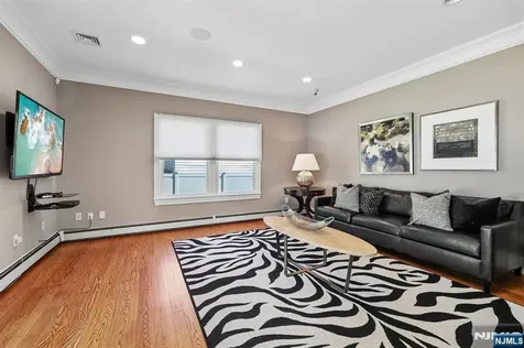 72 4th Street Park Ridge NJ 07656