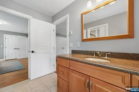 72 4th Street Park Ridge NJ 07656