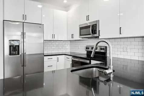 520 Cliff Street Fairview NJ 07022