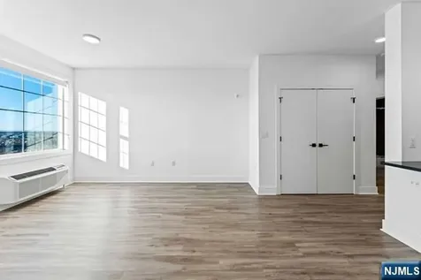 520 Cliff Street Fairview NJ 07022