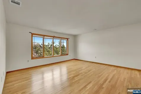 61 Eastern Way Rutherford NJ 07070