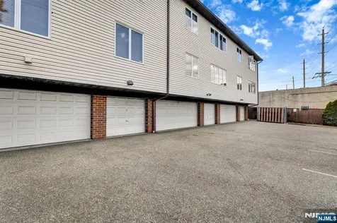 61 Eastern Way Rutherford NJ 07070