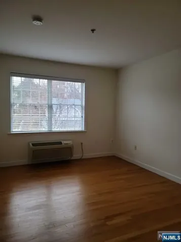 323 Willow Street Teaneck NJ 07666