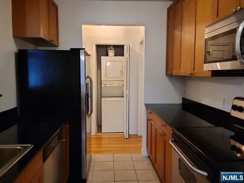 323 Willow Street Teaneck NJ 07666
