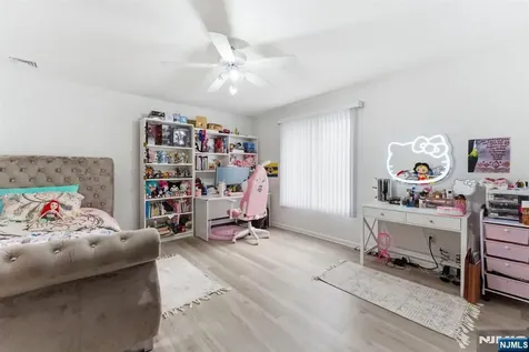 8 Danielle Drive Wayne NJ 07470