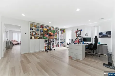 8 Danielle Drive Wayne NJ 07470