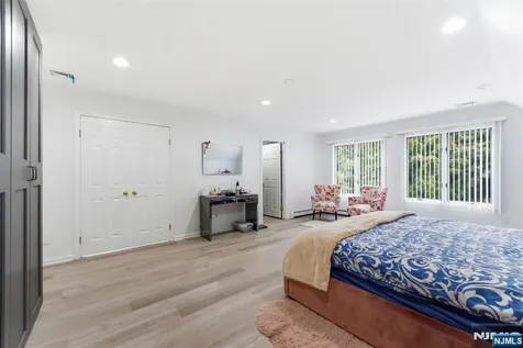 8 Danielle Drive Wayne NJ 07470