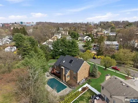 8 Danielle Drive Wayne NJ 07470