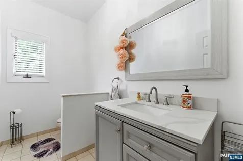8 Danielle Drive Wayne NJ 07470