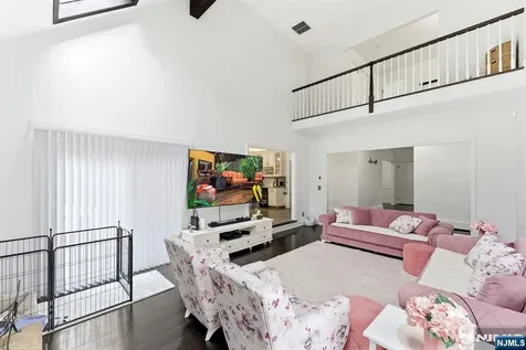 8 Danielle Drive Wayne NJ 07470