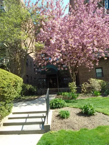 2337 Hudson Fort Lee NJ 07024