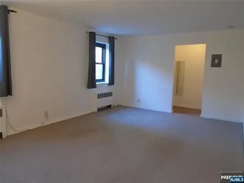 2337 Hudson Fort Lee NJ 07024