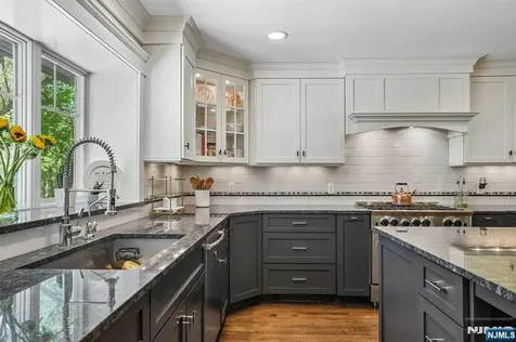 586 Sparrowbush Road Wyckoff NJ 07481