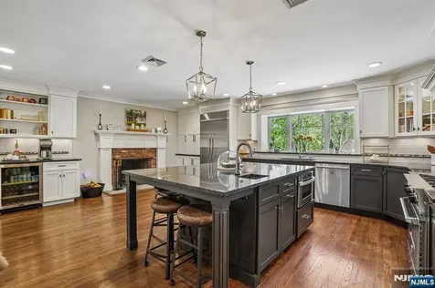 586 Sparrowbush Road Wyckoff NJ 07481