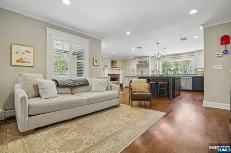 586 Sparrowbush Road Wyckoff NJ 07481