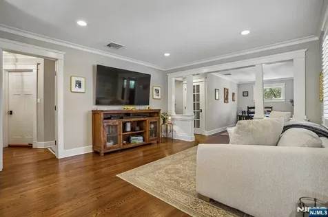 586 Sparrowbush Road Wyckoff NJ 07481