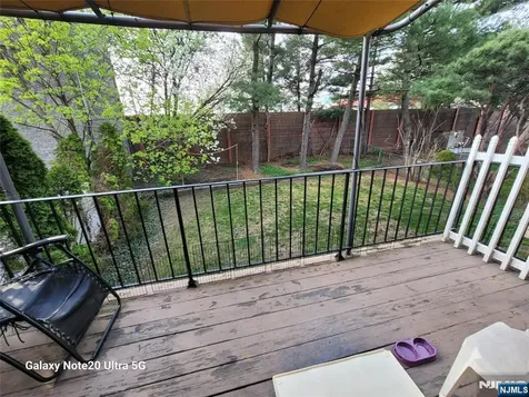 1643 Maple Street Fort Lee NJ 07024