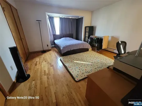 1643 Maple Street Fort Lee NJ 07024