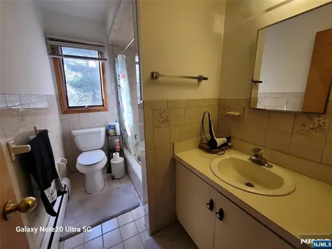 1643 Maple Street Fort Lee NJ 07024
