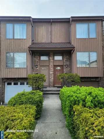1643 Maple Street Fort Lee NJ 07024