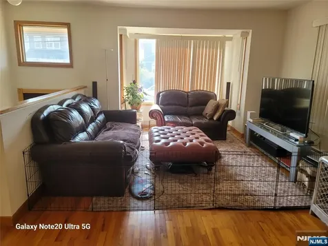 1643 Maple Street Fort Lee NJ 07024
