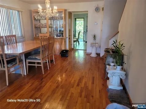 1643 Maple Street Fort Lee NJ 07024