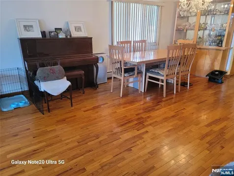 1643 Maple Street Fort Lee NJ 07024
