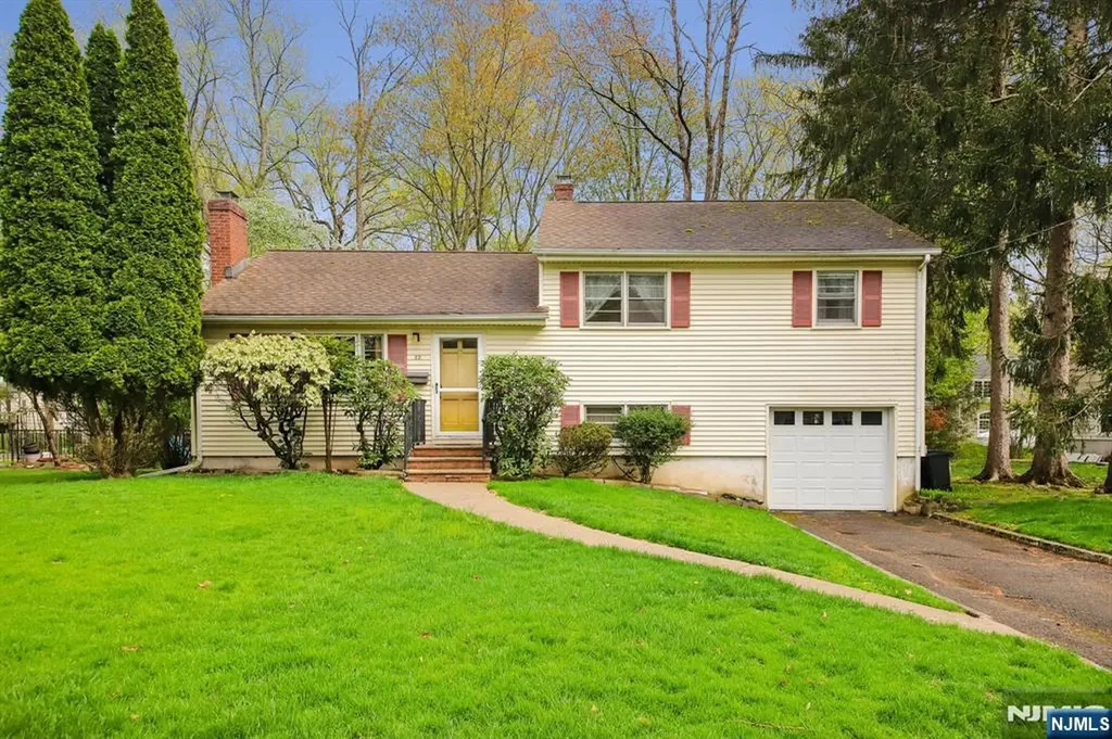 22 Springbrook Road Livingston NJ 07039