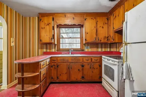 22 Springbrook Road Livingston NJ 07039