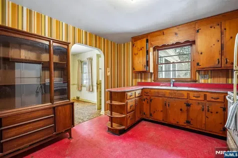 22 Springbrook Road Livingston NJ 07039