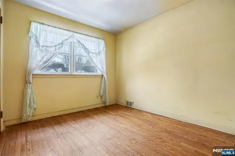 22 Springbrook Road Livingston NJ 07039