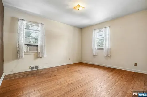 22 Springbrook Road Livingston NJ 07039